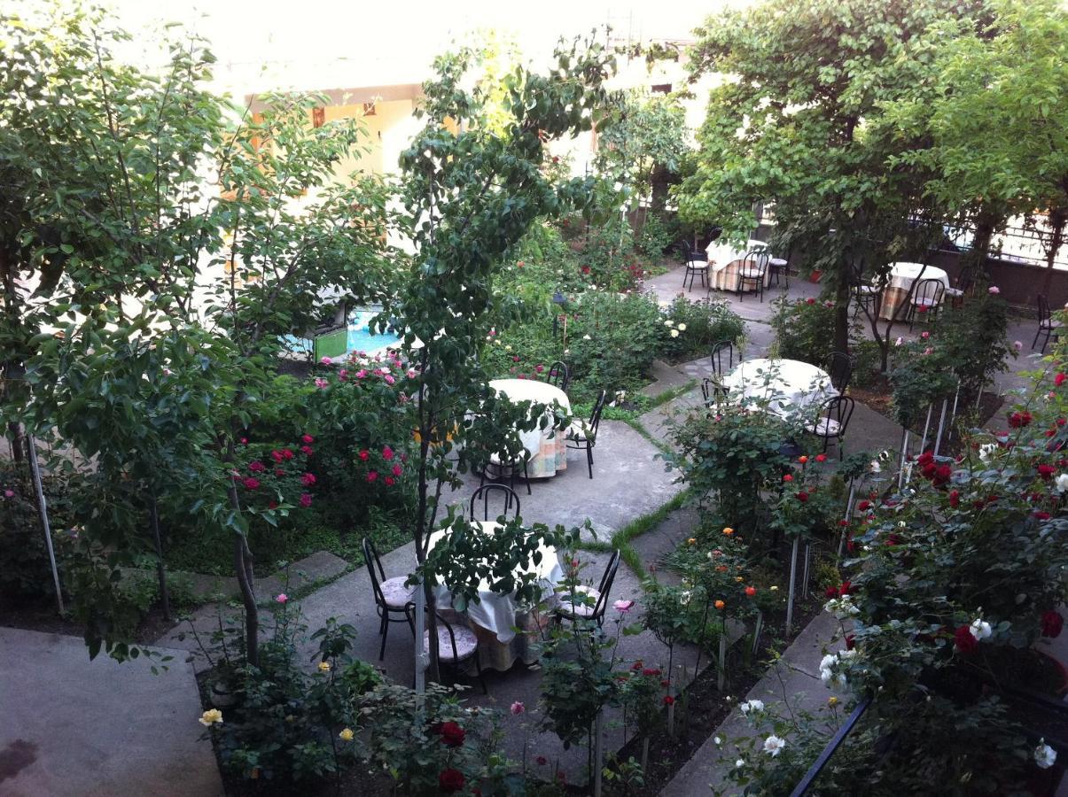 Hostel Tropical Drobeta Turnu Severin Exterior foto